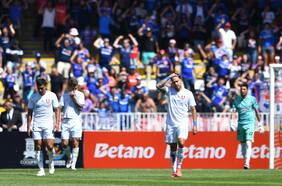 Fallas en las bandas, falta de gol y ausencia de variantes: los problemas que golpean a la U en el arranque del 2025