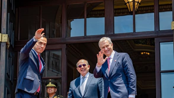 Kast finaliza gira en Perú y regresa a Chile para cita con el mundo empresarial