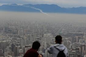 Estudio chileno-italiano revela cómo la contaminación del aire daña las células desde adentro