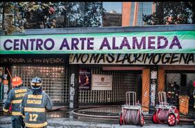Cierran investigación de incendio en Centro Arte Alameda sin responsables: “La justicia no prosperó, es súper desilusionante”