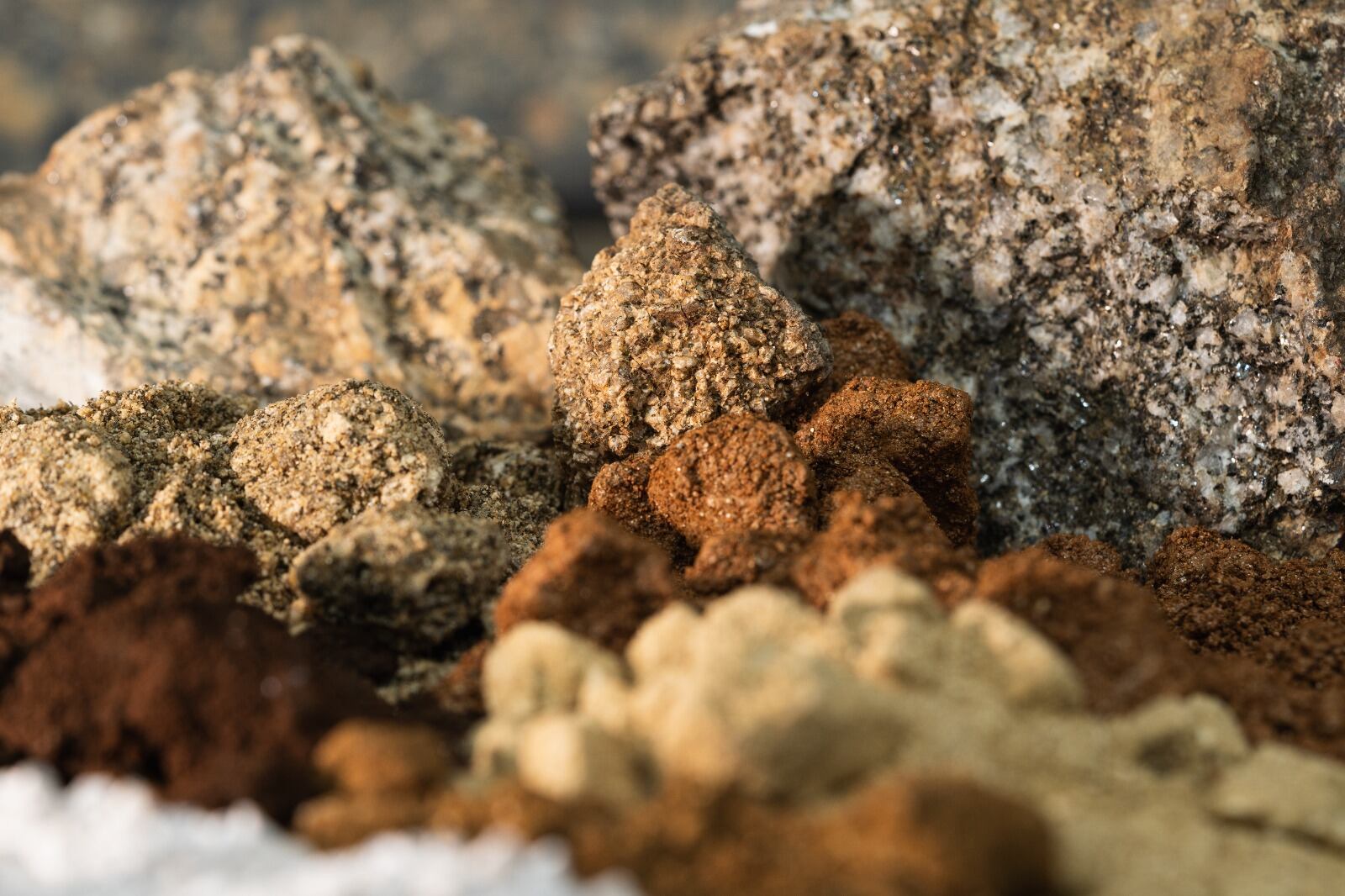 Tierras raras: la nueva frontera que está explorando la minería chilena