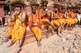 Nepal prohíbe TikTok por perturbar la “armonía social”: ¿Qué hay detrás?