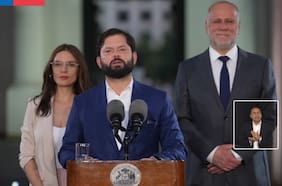 Boric felicita a Jara y Kast por paso a la segunda vuelta de la elección presidencial