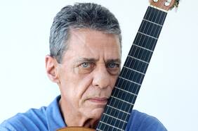 80 años de Chico Buarque: cuatro canciones para festejar (y entender) su legado