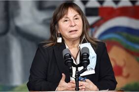 Parlamentarios reaccionan a dichos de exministra Vega y aseguran que “tenía libertad absoluta de hablar con Héctor Llaitul, nunca le fue prohibido”