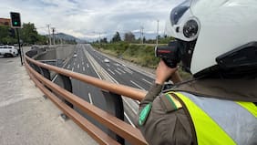 Carabineros detiene a 10 personas por conducción temeraria en la RM y cursa más de 200 infracciones por exceso de velocidad