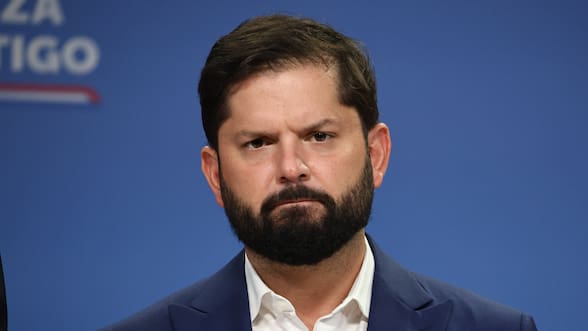 Boric cuestiona embargos a deudores del CAE y acusa “contradicción” de la derecha tras rechazo al levantamiento del secreto bancario