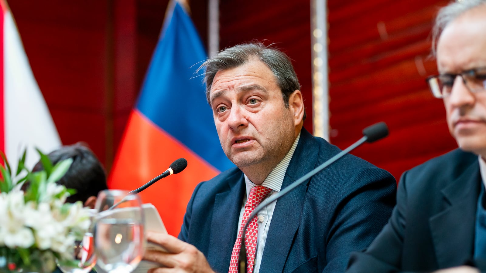 Presidente de CSAV dice que mayores costos laborales de US$4.000 millones impulsaron la informalidad
