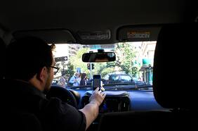 Ley Uber: solo el 15,5% de los choferes de las aplicaciones de transporte cumple con la normativa