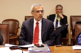 Cordero responde a Kast y al gobernador de Arica por situación en frontera con Perú: el tema hay que “tratarlo con responsabilidad pública”