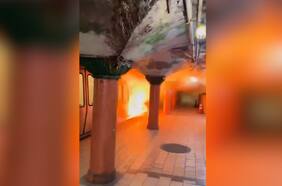 Minutos de terror: pasajeros de un tren evacuan un vagón envuelto en llamas en Nueva Jersey