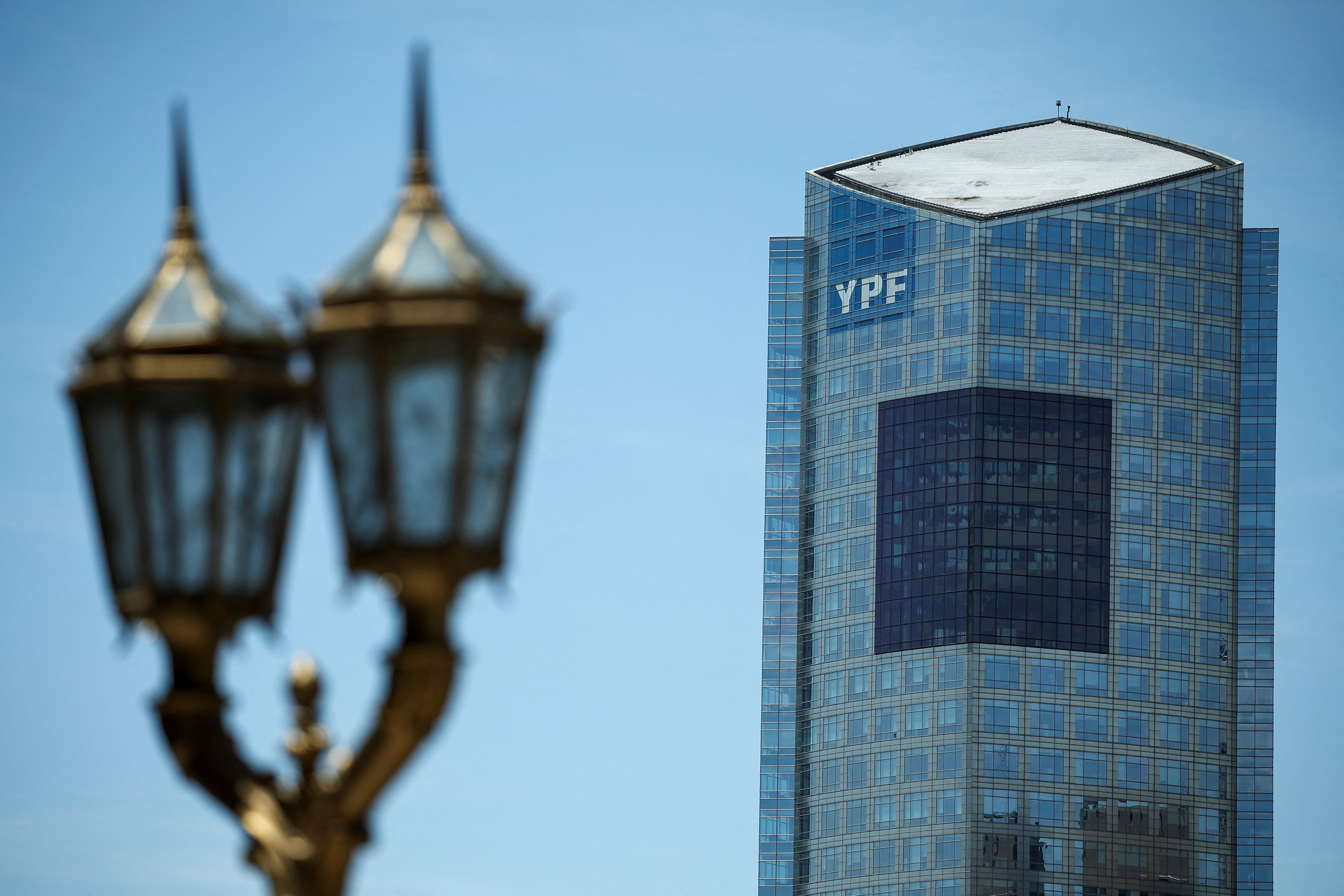 Torre Repsol-YPF en Buenos Aires.