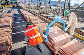 Valor de los envíos de cobre supera por primera vez los US$ 30.000 millones en un semestre y exportaciones totales marcan récords