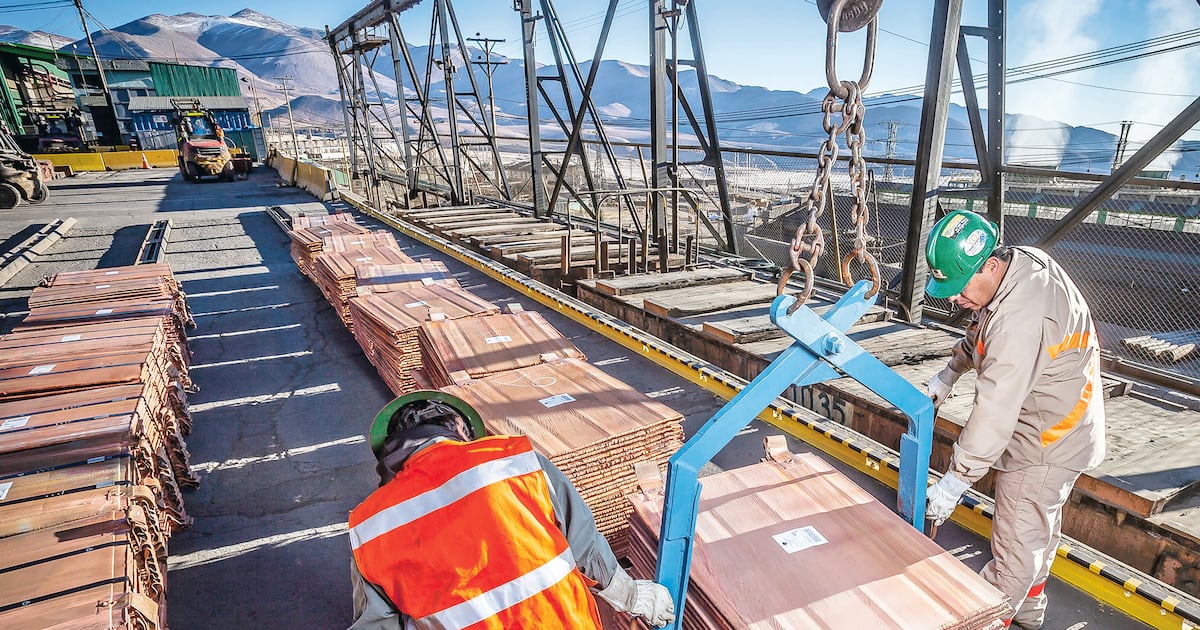El arancel del 50% al cobre refinado: un golpe que redefine la economía chilena y su futuro exportador