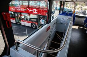 Se acabó la espera: buses de dos pisos regresan a las calles de Santiago apoyando el servicio 555