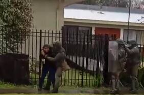 Un carabinero lesionado y cuatro detenidos: comuneros de Temucuicui provocan desmanes tras irrumpir en acto escolar en Ercilla