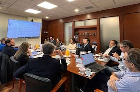 Exención de contribuciones: alcaldes afinan estrategia para cita clave con Quiroz y empujan restitución total de recursos