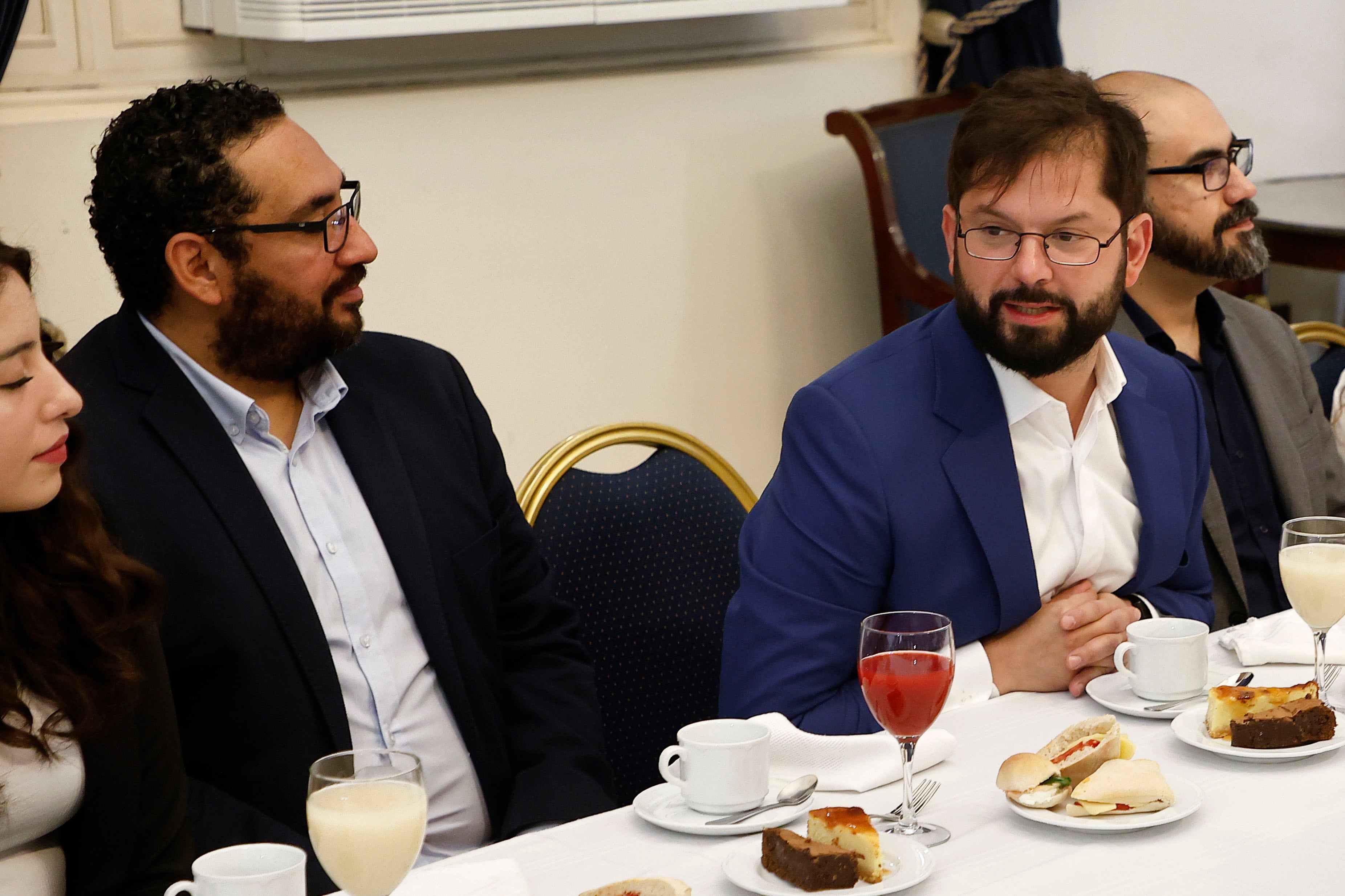 El asado de camaradería que reunió a Boric y su gabinete en la casa de Cataldo