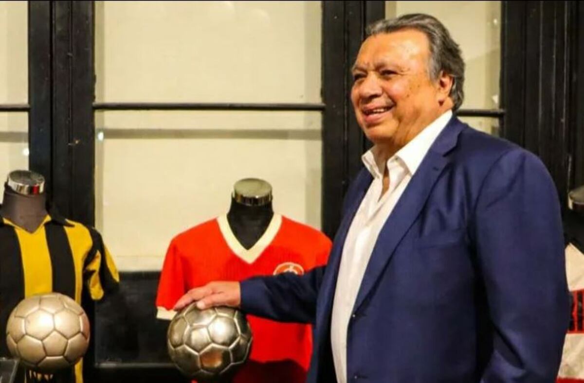 Elías Figueroa llora a Pelé: “Descansa en paz, querido amigo; tu legado ha  trascendido y permanecerá vivo” - La Tercera