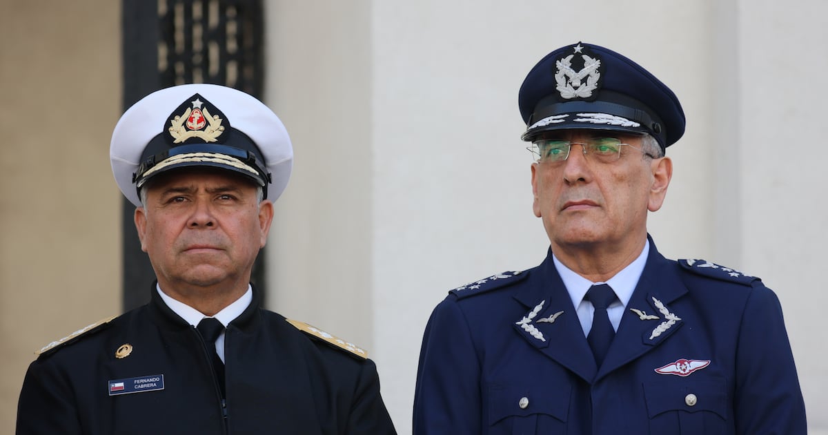 Sin plata para sueldos: Armada y FACH también se suman a los lamentos por recortes presupuestarios