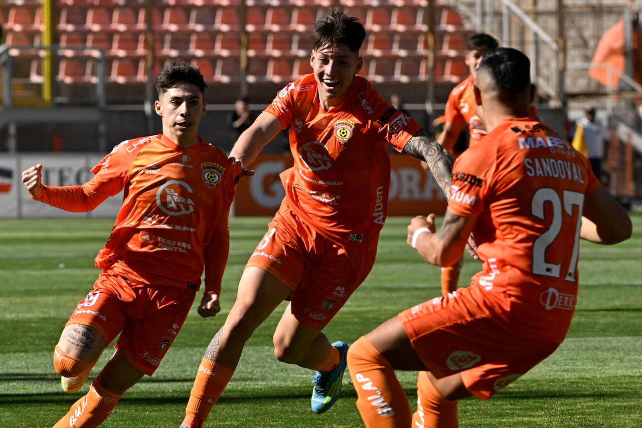 Cobreloa sueña con el ascenso a Primera: vence a Wanderers en una final anticipada y es el nuevo líder de la B