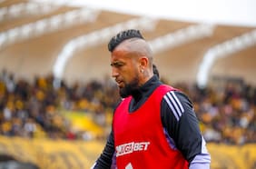 Periodista argentino se encuentra con Arturo Vidal en Río de Janeiro: “¿Compró una tele grande? Mira el mundial por TV...”