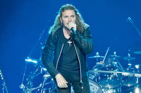 “Me infarté cuando vi a Coldplay cantando con estos chavos coreanos”: cuando Fher de Maná se lanzó contra BTS