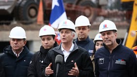 Kast advierte que habrá “situaciones graves y críticas” por sistema frontal y llama a evitar zonas de riesgo