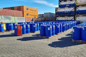 Región del Biobío: Aduanas incauta tambores con 40 toneladas de sustancia para fabricar drogas