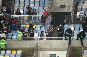 Los videos de la batalla campal entre los hinchas de Lanús y la policía brasileña en el Maracaná