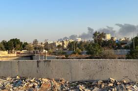 Libia: incendian casa del primer ministro e irrumpen en el Ministerio de Exteriores en medio de protestas