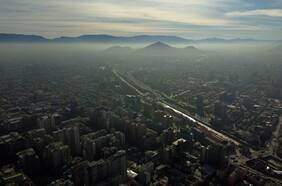 Anuncian la llegada de un “gran” anticiclón: qué efectos tendrá en Santiago y las demás regiones