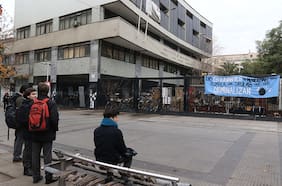 Instituto Nacional mantiene baja: desde 2010 el promedio de prueba de admisión universitaria pasó de 690 a 612 puntos