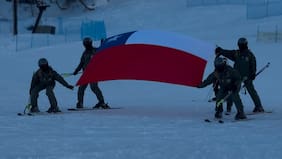 Práctica policial de invierno: 150 aspirantes a oficiales de Carabineros cierran semana de entrenamiento en la cordillera