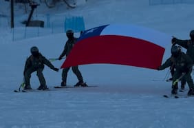 Práctica policial de invierno: 150 aspirantes a oficiales de Carabineros cierran semana de entrenamiento en la cordillera
