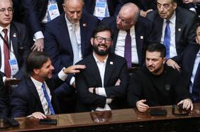 Boric dialogó con Zelensky durante ceremonia de cambio de mando en Argentina