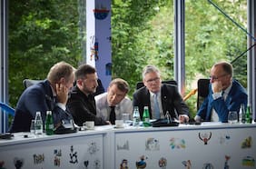 Macron habría advertido a los líderes europeos contra una posible “traición” de Estados Unidos a Ucrania