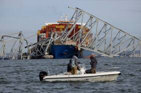 Un experto local pilotaba el barco que derrumbó el puente de Baltimore