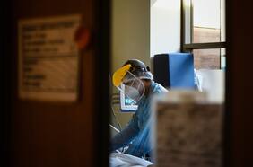 DEIS: Chile supera los 48 mil fallecimientos asociados al Covid-19 y decesos registrados durante 2021 se acercan a los 26 mil