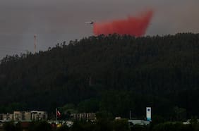 Gobierno informa 18 incendios en combate, 42 mil hectáreas arrasadas y más de 2.000 viviendas afectadas