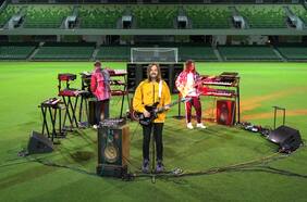 Tame Impala vuelve a tocar en un estadio para lanzar FIFA 21