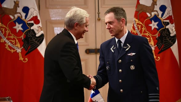 Presidente Kast designa al general Leonardo Romanini como nuevo comandante en jefe de la FACh
