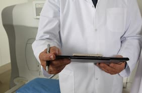 Médico imputado de abuso sexual contra una paciente en Linares queda en prisión preventiva