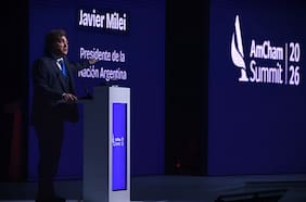 “Basuras de personas” y “econochantas”: Milei arremete contra críticos y niega cambiar su política económica pese a alza de inflación en Argentina