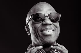 Derrick McKenzie: histórico baterista de Jamiroquai llega a Chile