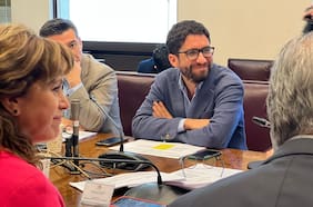 Proyecto 40 horas: senadores de oposición abogarán para que se puedan pactar jornadas mensuales, bimensuales o trimestrales