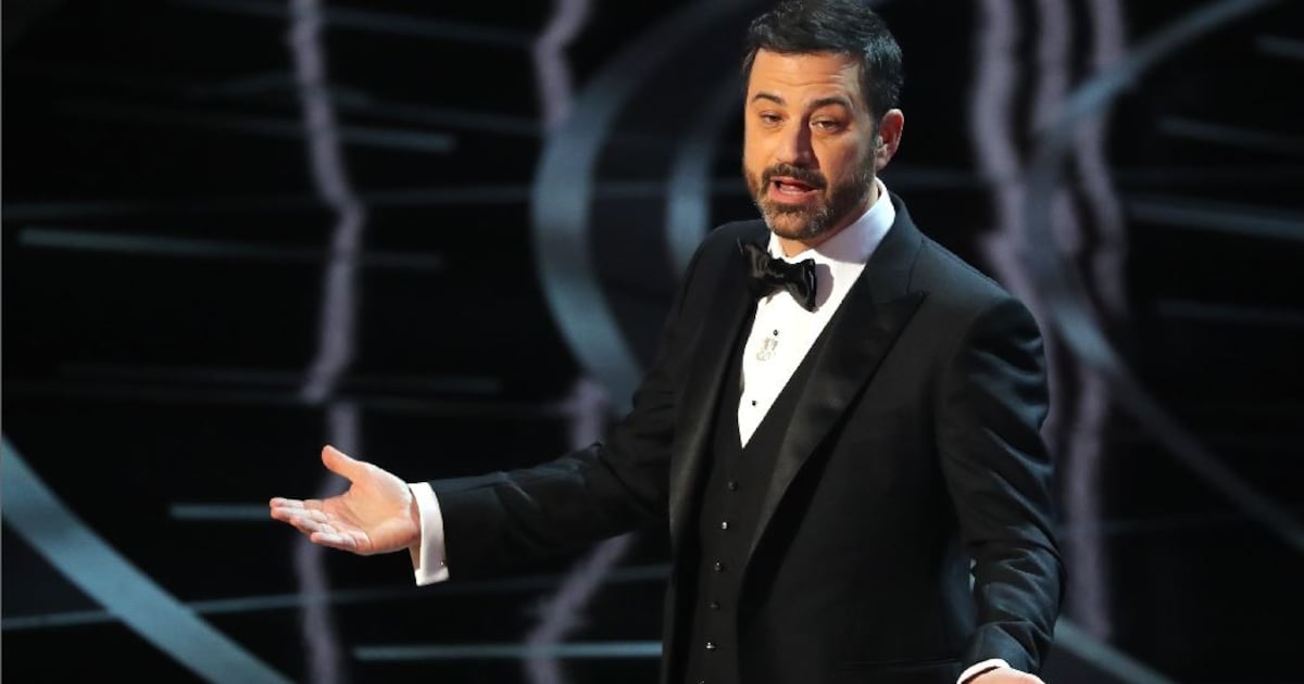Suspensión indefinida de Jimmy Kimmel tras polémicos comentarios: ¿Libertad de expresión o línea roja cruzada?