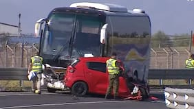 Colisión frontal entre vehículo particular y un bus deja un fallecido en Pudahuel