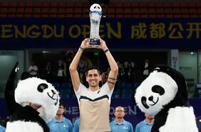 Alejandro Tabilo toca el cielo en Chengdú: el chileno vence a Lorenzo Musetti y levanta su tercer título ATP