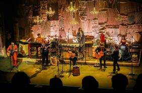 Los Bunkers en el Nescafé de las Artes: cada vez más cómodos con las guitarras de palo